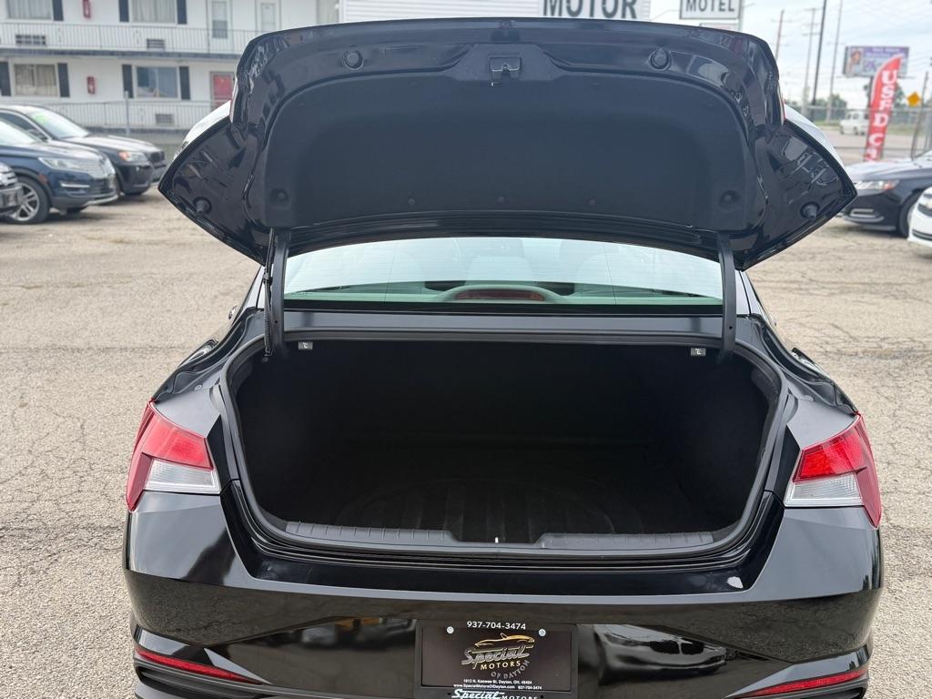 Hyundai Elantra SEL 2021