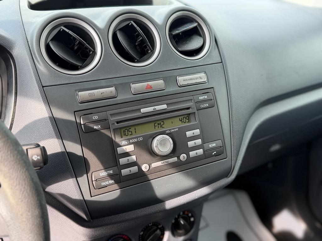 Ford Transit Connect XLT with Side and Rear Door Glass 2011