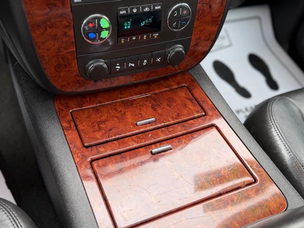 Chevrolet Suburban LTZ 1500 4WD 2013