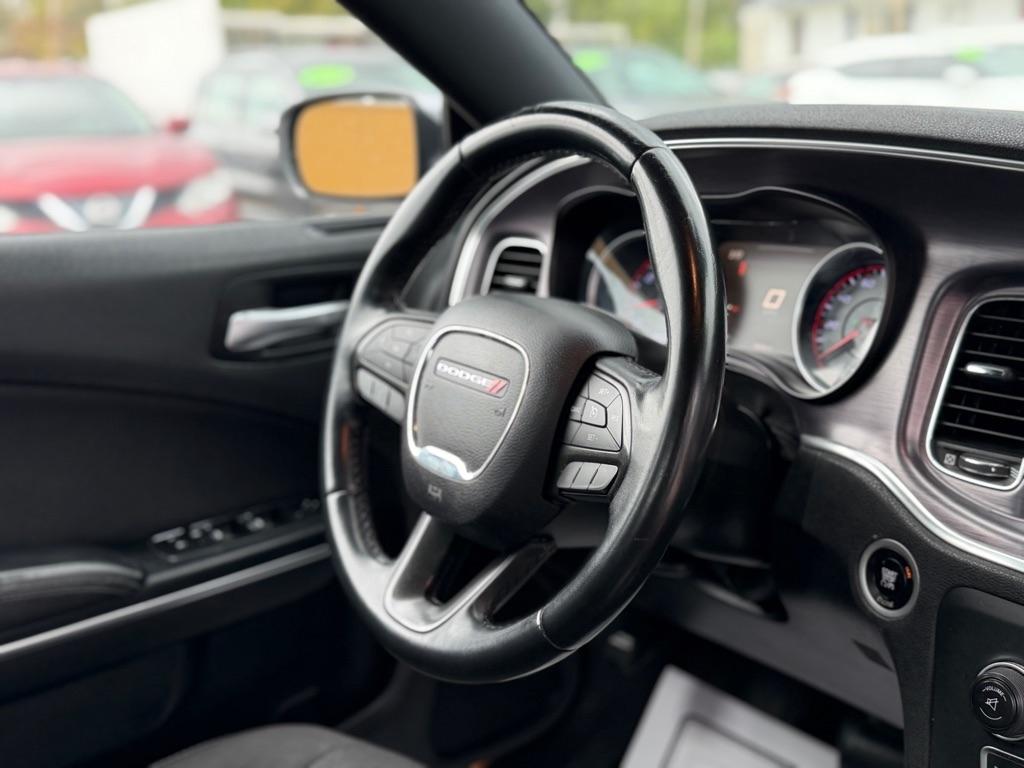 Dodge Charger SE 2015