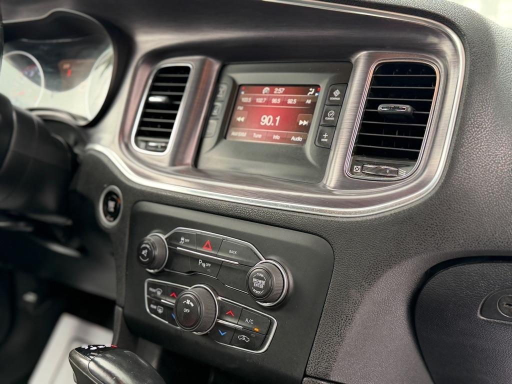 Dodge Charger SE 2015