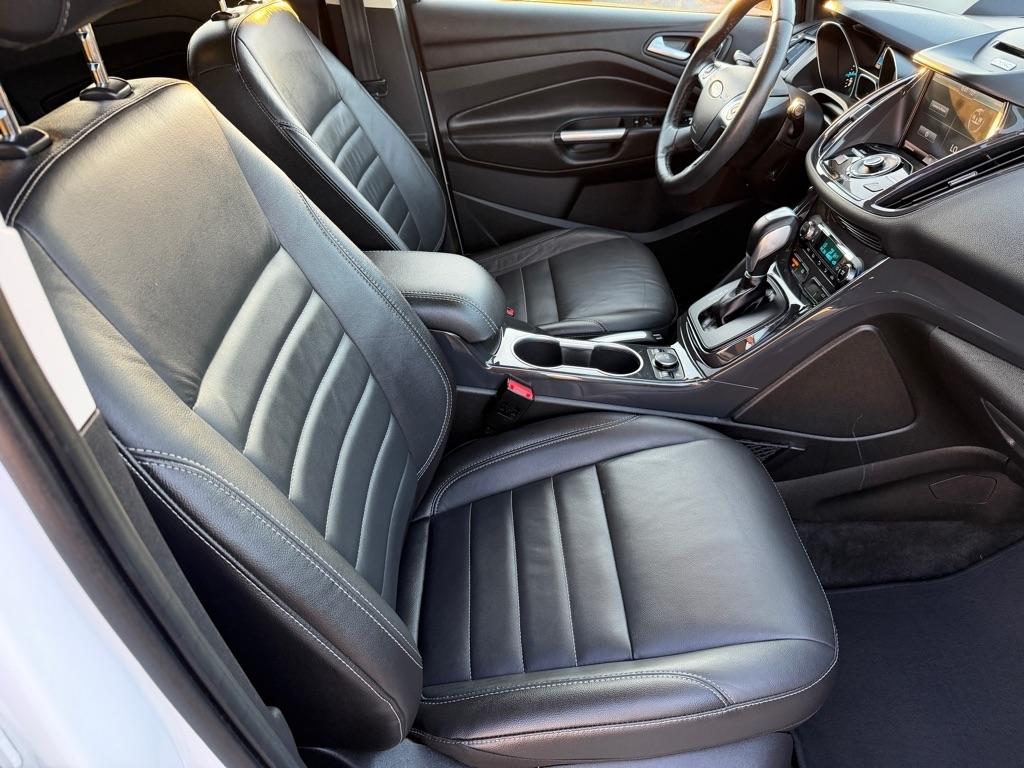 Ford Escape Titanium 4WD 2015