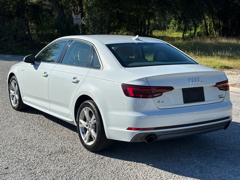 Audi A4  2018 Audi A4  2018