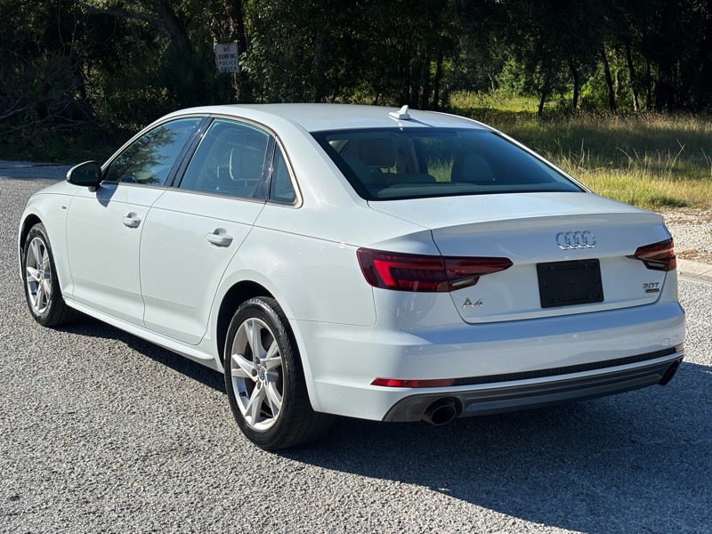 Audi A4  2018 Audi A4  2018