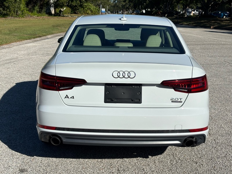 Audi A4  2018 Audi A4  2018