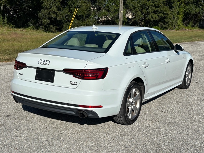 Audi A4  2018 Audi A4  2018