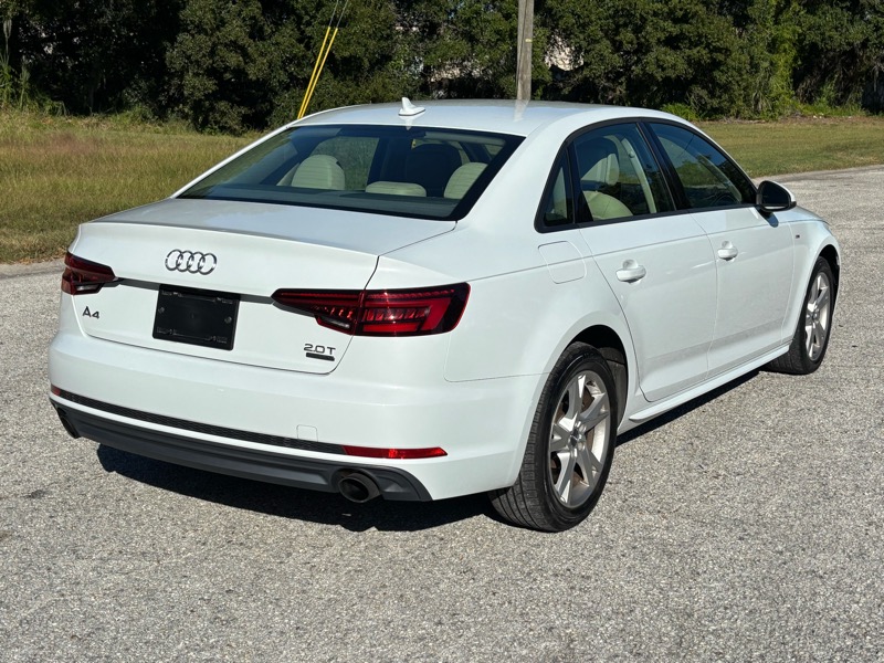 Audi A4  2018 Audi A4  2018