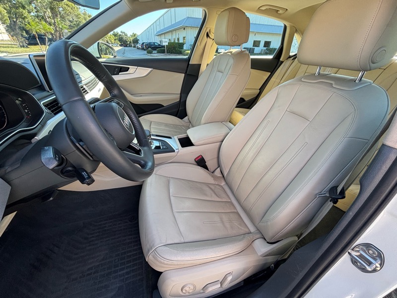 Audi A4  2018 Audi A4  2018