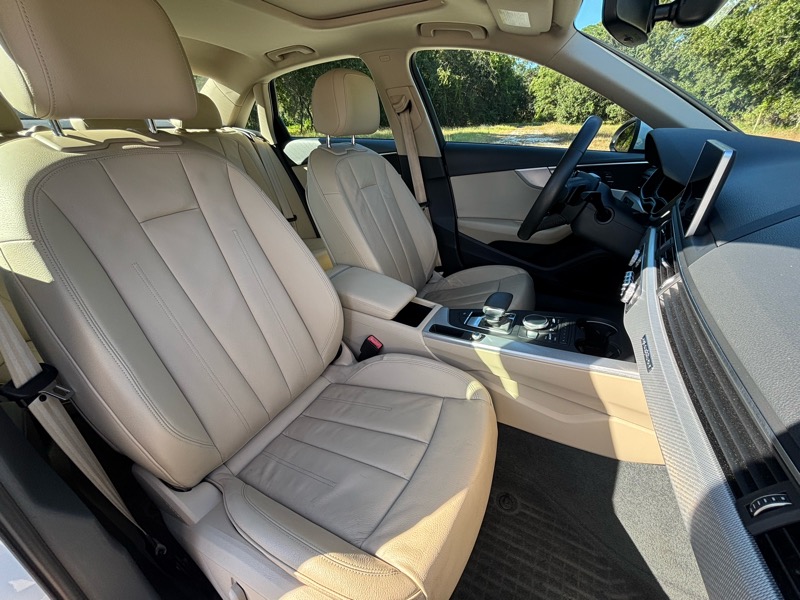 Audi A4  2018 Audi A4  2018