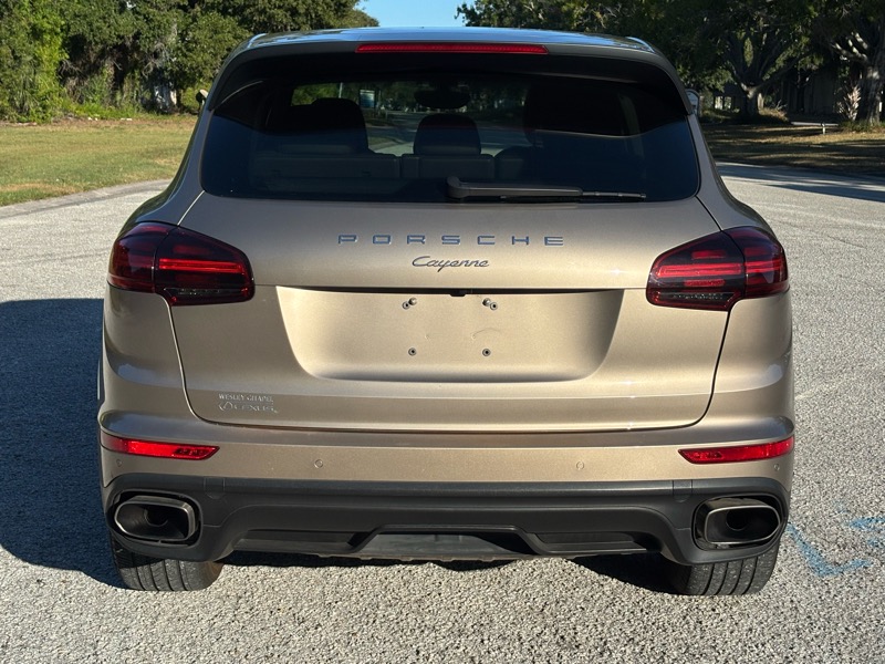 Porsche Cayenne  2016 Porsche Cayenne  2016