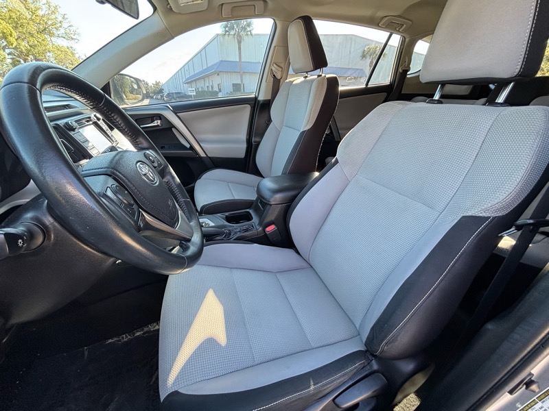 Toyota RAV4 XLE 2016