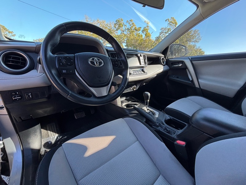 Toyota RAV4 XLE 2016
