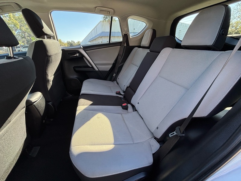 Toyota RAV4 XLE 2016