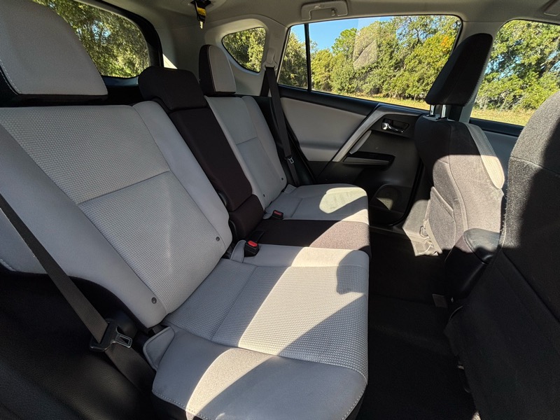 Toyota RAV4 XLE 2016