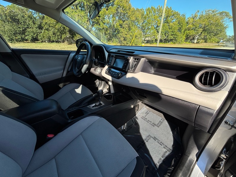 Toyota RAV4 XLE 2016