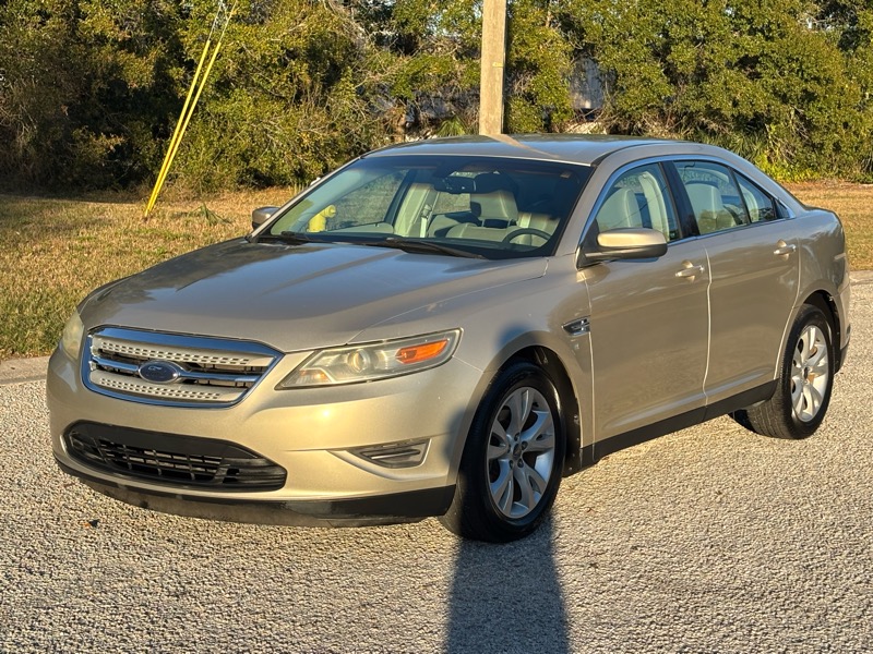 Ford Taurus SEL AWD 2010