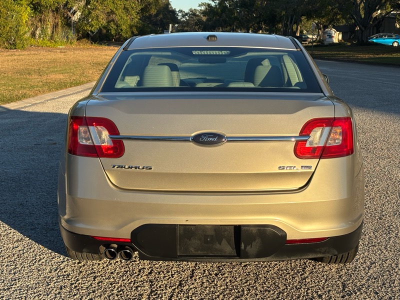 Ford Taurus SEL AWD 2010