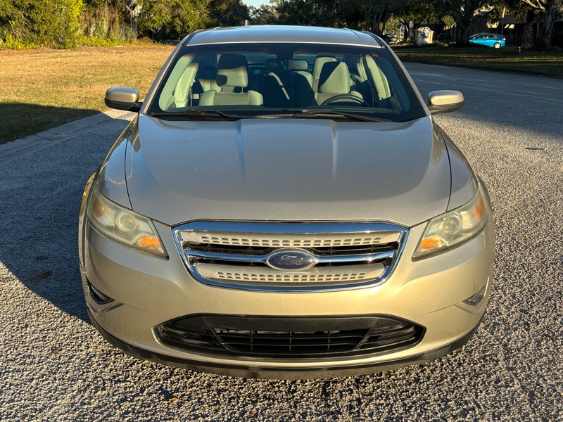 Ford Taurus SEL AWD 2010
