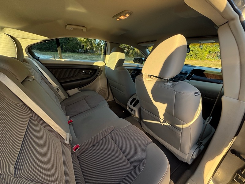 Ford Taurus SEL AWD 2010