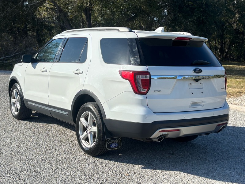 Ford Explorer XLT 4WD 2017