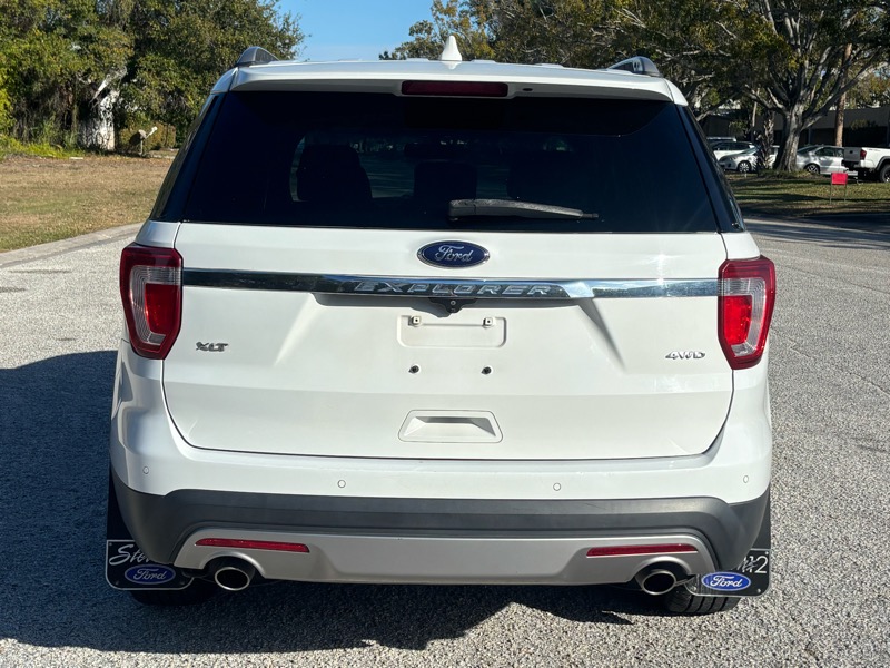 Ford Explorer XLT 4WD 2017