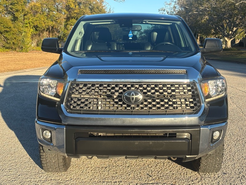 Toyota Tundra  2021
