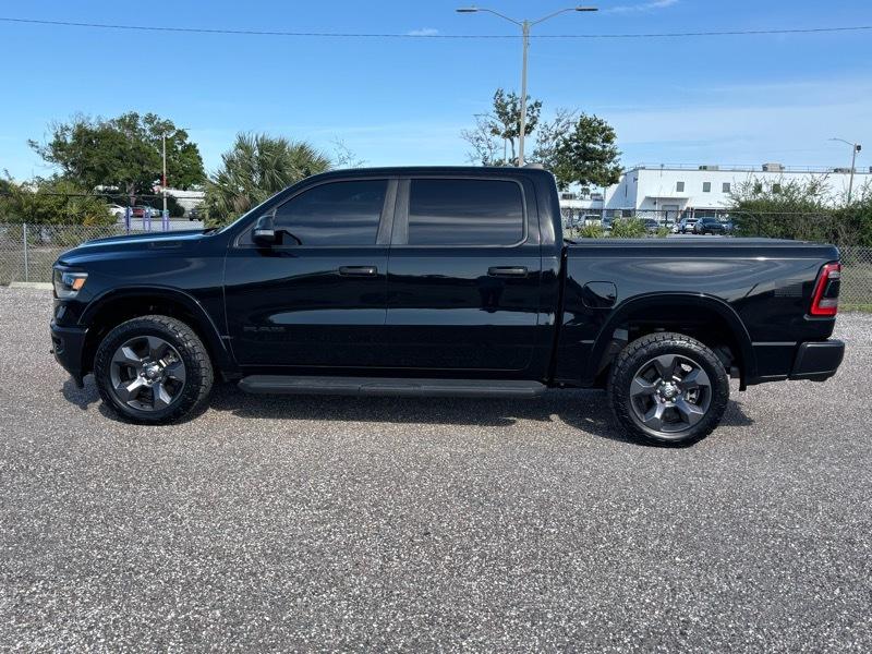 RAM 1500 Big Horn Crew Cab 4WD 2022
