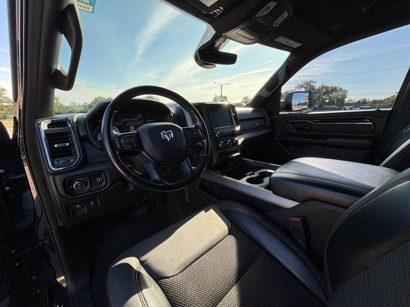 RAM 1500 Big Horn Crew Cab 4WD 2022