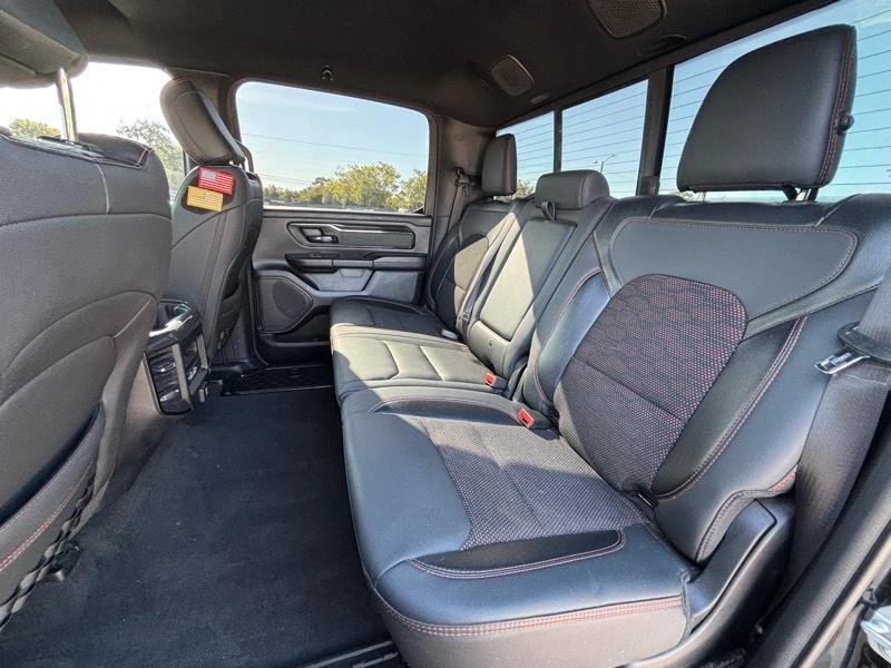 RAM 1500 Big Horn Crew Cab 4WD 2022