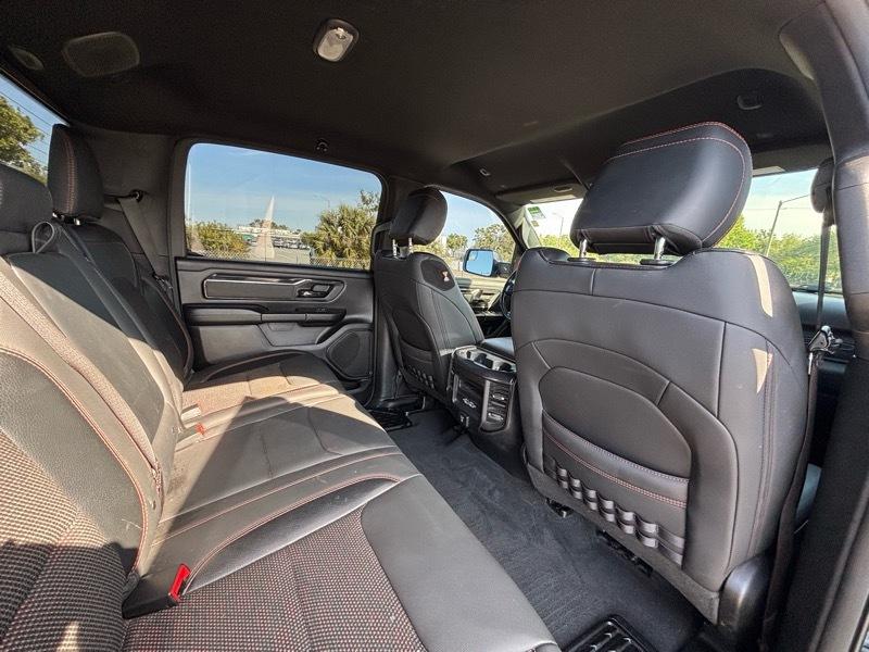 RAM 1500 Big Horn Crew Cab 4WD 2022