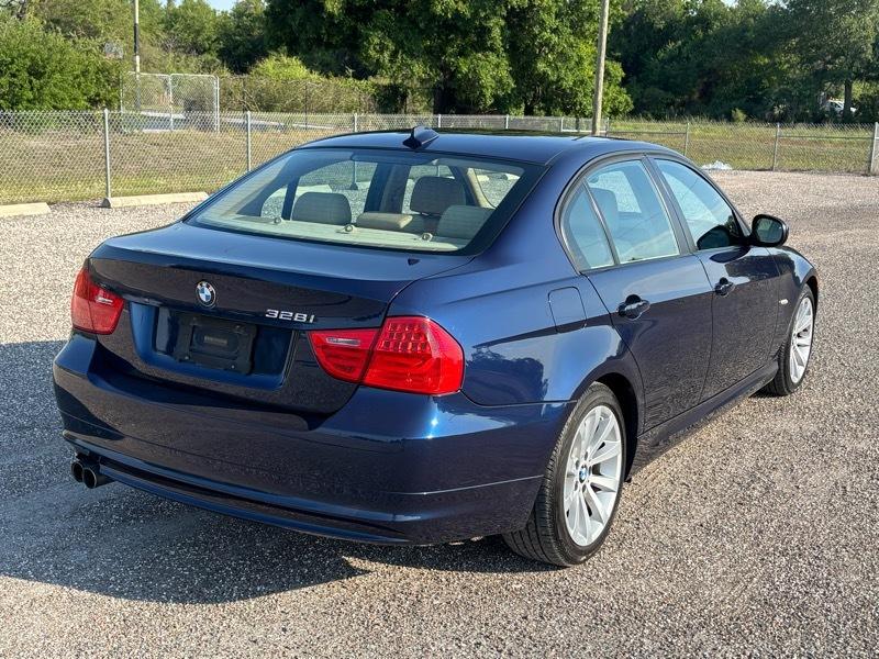 BMW 3-Series 328i 2011