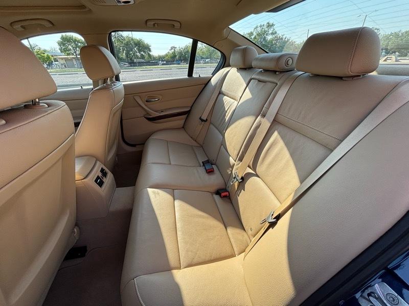 BMW 3-Series 328i 2011