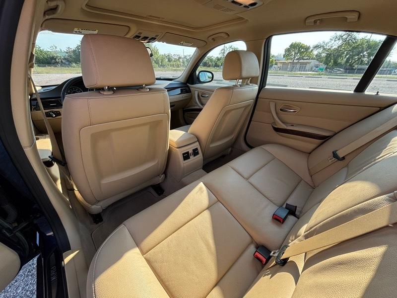 BMW 3-Series 328i 2011