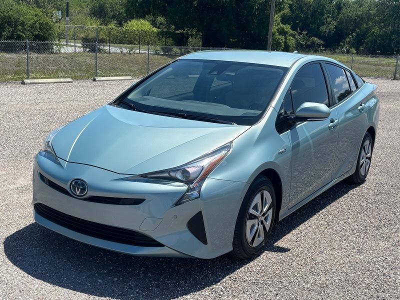 Toyota Prius Two 2017