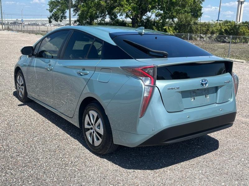 Toyota Prius Two 2017