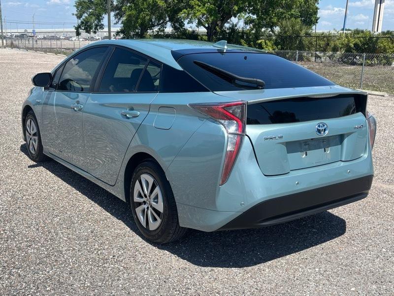 Toyota Prius Two 2017