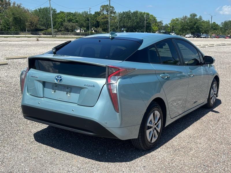 Toyota Prius Two 2017