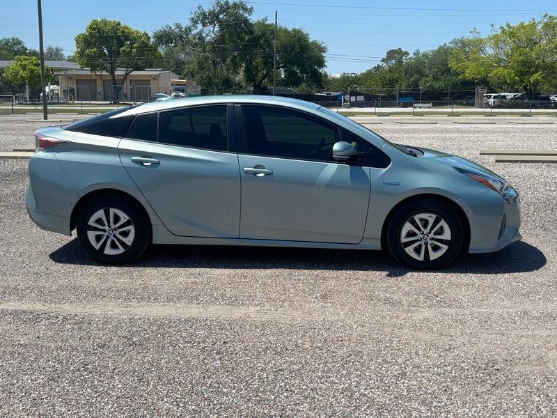 Toyota Prius Two 2017