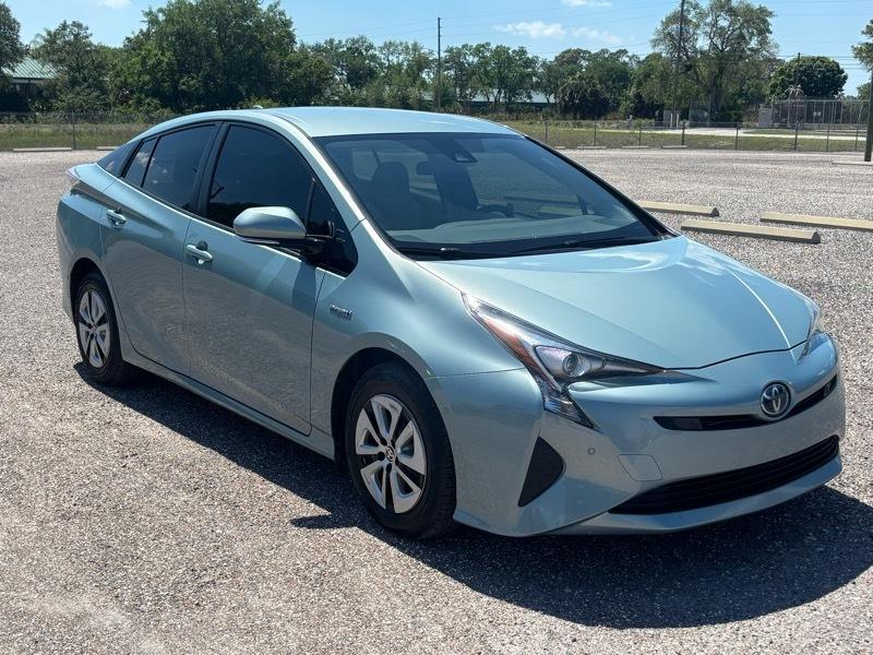 Toyota Prius Two 2017