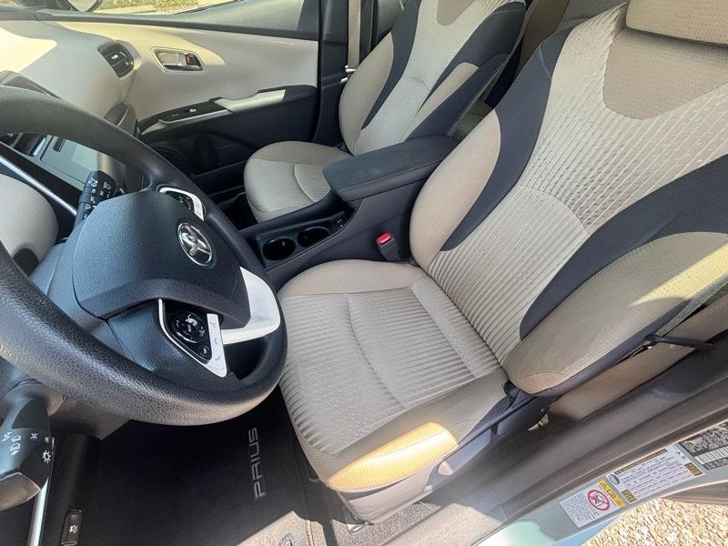 Toyota Prius Two 2017