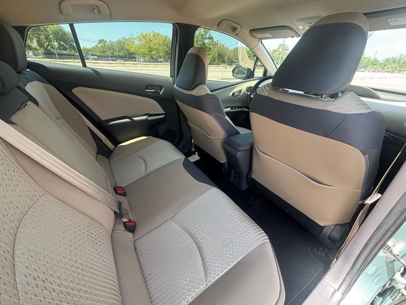 Toyota Prius Two 2017