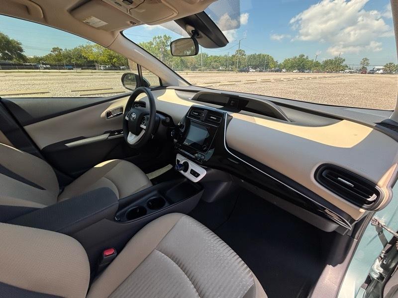 Toyota Prius Two 2017