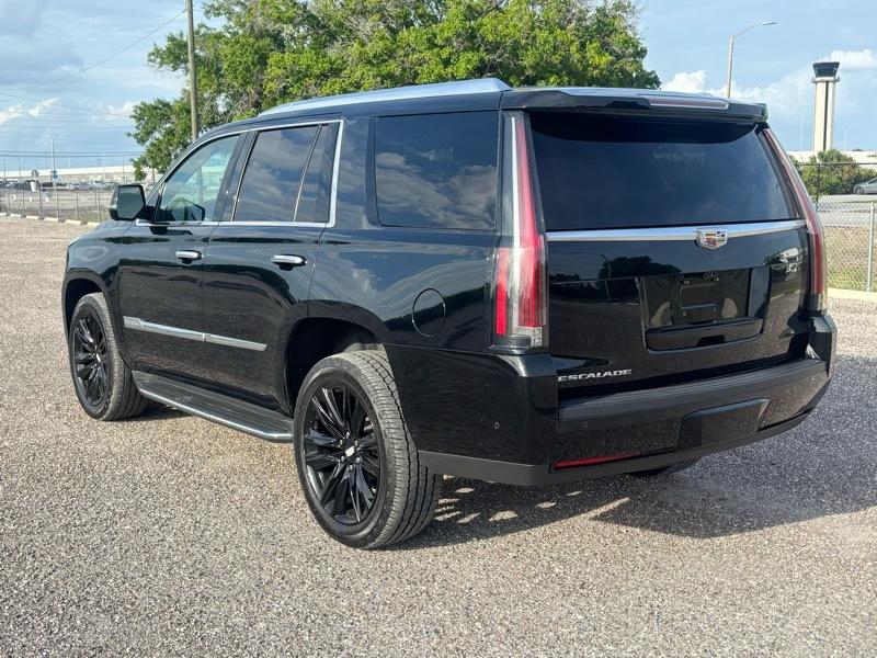 Cadillac Escalade Luxury 4WD 2017