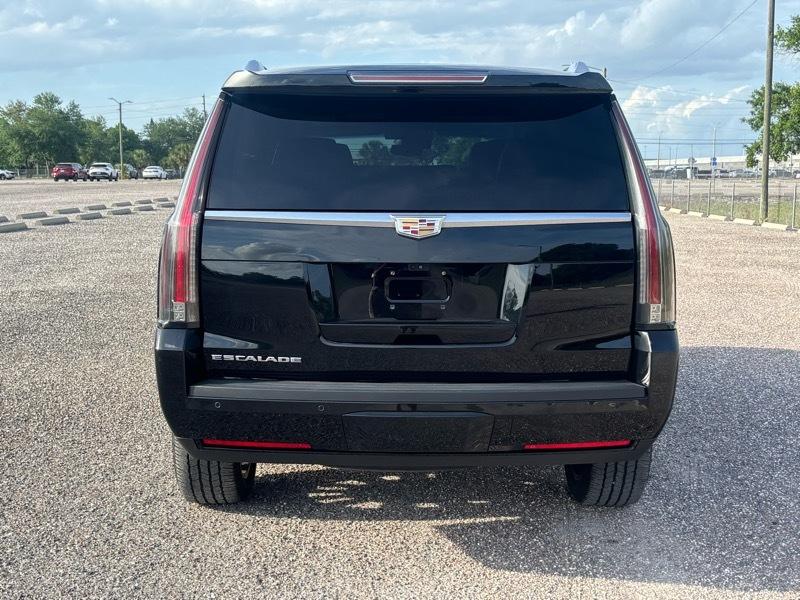 Cadillac Escalade Luxury 4WD 2017