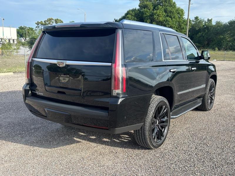 Cadillac Escalade Luxury 4WD 2017
