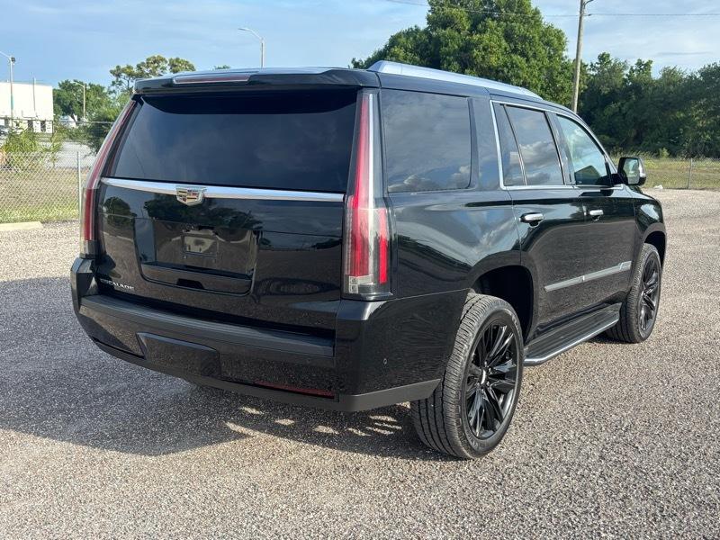 Cadillac Escalade Luxury 4WD 2017