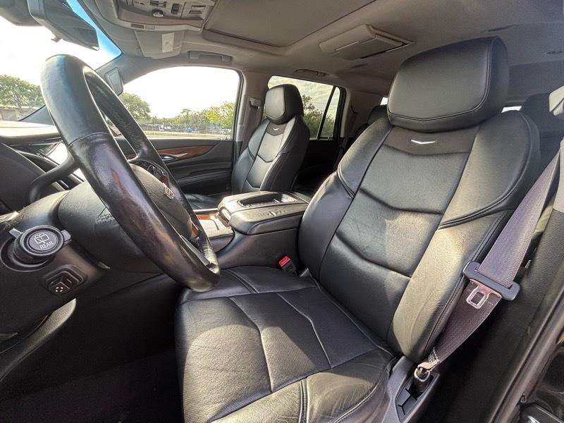 Cadillac Escalade Luxury 4WD 2017