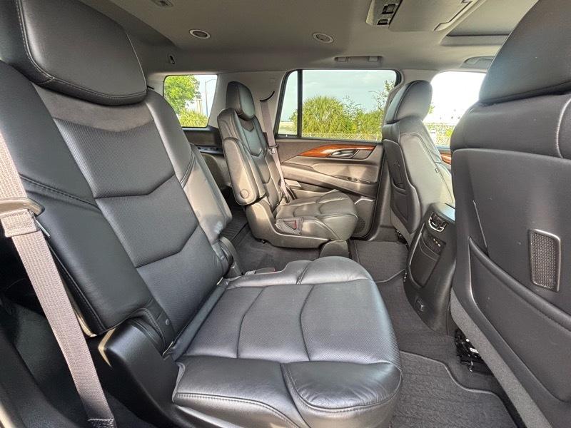 Cadillac Escalade Luxury 4WD 2017