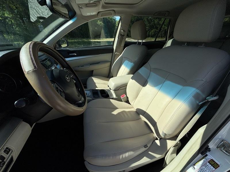 Subaru Outback 2.5i Premium 2013