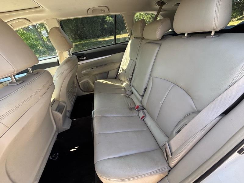 Subaru Outback 2.5i Premium 2013